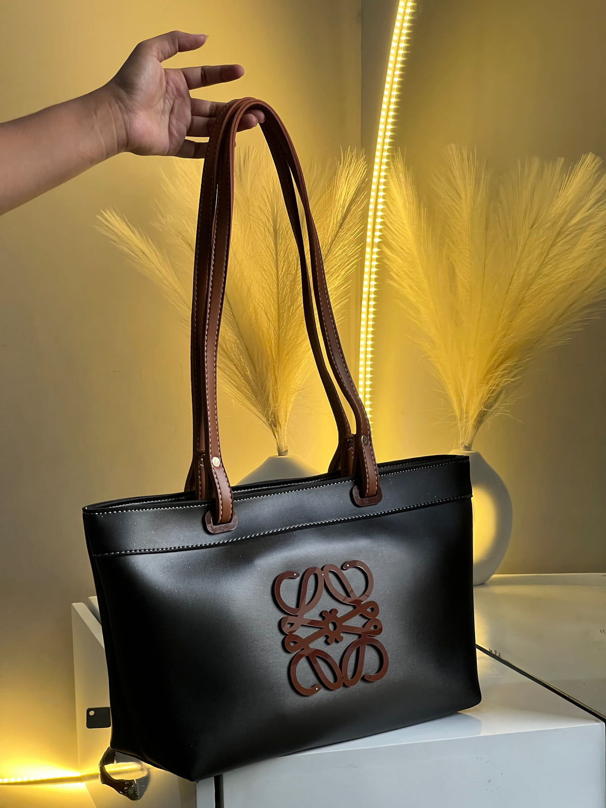 Lanzo Handbag Black